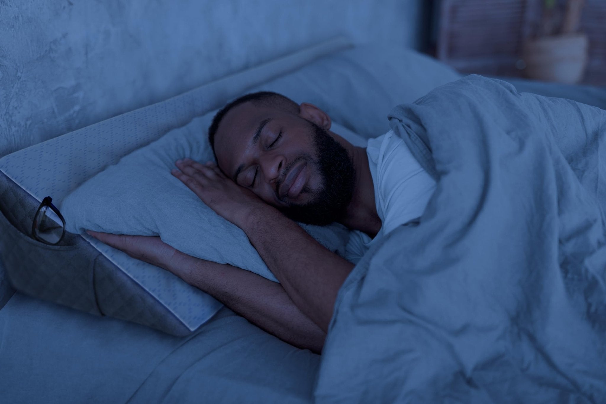 Kolbs King Size Bed Wedge Pillow for Headboard | Modern Stylish Pillow to Fill Gap Between Headboard and Mattress | Bed Gap Filler King - Martin Corner Bedding